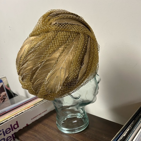 1960s Christian Dior Gilded Feather Turban - Picture 3 of 5